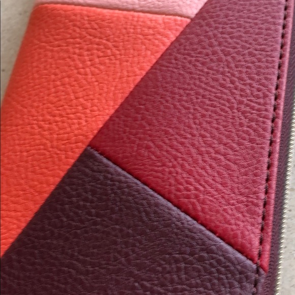 Fossil Red Multi Colorblock clutch wallet ❤️ - Picture 6 of 8